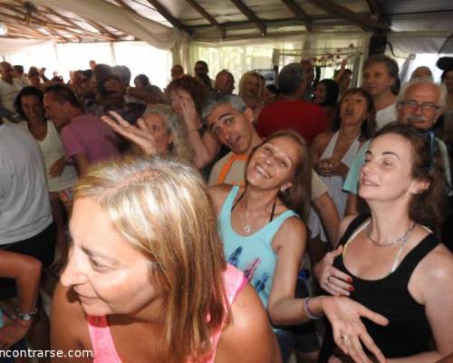 Que estaria tratando de escuchar Ale?? :Encuentro Grupal Dia de campo con pileta y baile