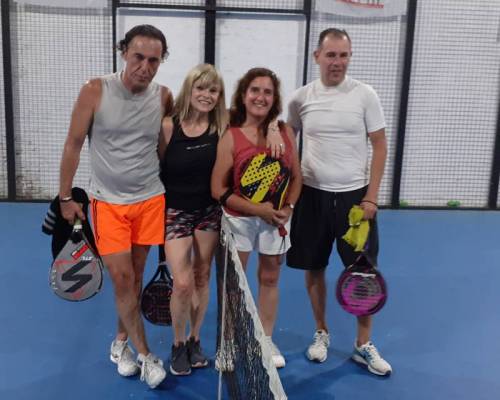 20133 5 ** En el 2020 seguimos jugando Padel ? ** Horario: 15:00 a 18:00