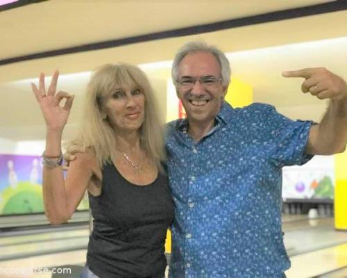 Mucho control mental, pero salí anteultima, jaja :Encuentro Grupal BOWLING EN EL DIA DELA MUJER 