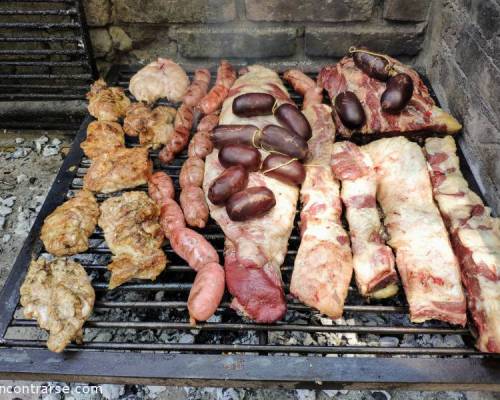 Excelente el asado riquísimo, grande los asadores y los chicos del grupo que hicieron compañía mientras las brazas ardían :Encuentro Grupal Asado  y pileta en el YMCA ( 40/55 años )