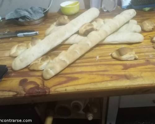 bagettes de masa pizza fenomenales  :Encuentro Grupal APRENDEMOS HACER PIZAS Y PAN CASERO 