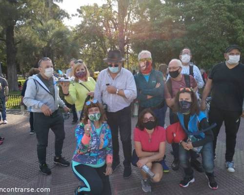 Una tarde genial, el tiempo hermoso :Encuentro Grupal IN  DEVOTO TOWN SALIMOS A CAMINAR