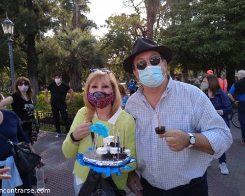 Gracias por la torta Silvia una genia :Encuentro Grupal IN  DEVOTO TOWN SALIMOS A CAMINAR