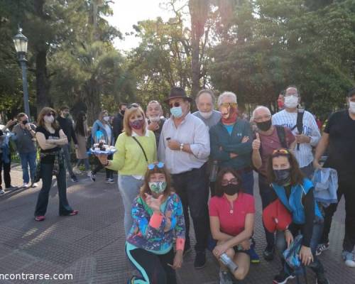 La línea baja: Mónica, María Inés y Andrea :Encuentro Grupal IN  DEVOTO TOWN SALIMOS A CAMINAR