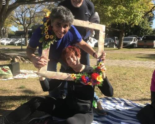 Foto poco ortodoxa si la hay!!. Con Anita y Mario :Encuentro Grupal FESTEJAMOS LA PRIMAVERA EN PARQUE 3 DE FEBRERO