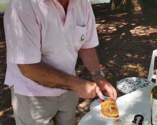 capo Jorge ... riquisimo el queso ahumado !!! :Encuentro Grupal TAPEO Y DEGUSTACIÓN DE VINOS EN PALERMO