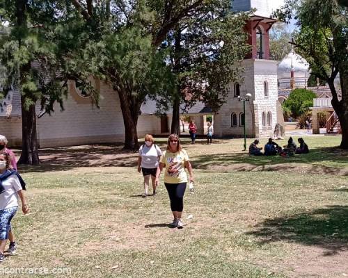 Nunca presencié una caminata tan corta. Salieron y a los diez minutos regresaron habiendo "caminado" kms según su relato. Annndaaaaa :Encuentro Grupal PASEO Y PICNIC EN LA REPÚBLICA DE LOS NIÑOS EN GONNET, LA PLATA.