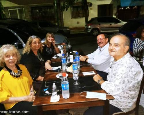 QUE LINDA MESA, LO PASAMOS MUY BIEN Y NOS REIMOS MUCHO.. :Encuentro Grupal VOLVEMOS A CARMIN  EN MARZO LOS TRADICIONALES VIERNES 