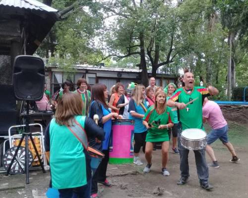 Genial !!! Besos a todos , que lindos que estan !  :Encuentro Grupal La vida es un Carnaval !