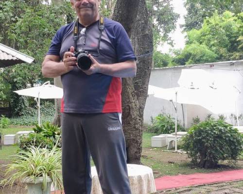 El fotografo esta vez ..posando!! :Encuentro Grupal La vida es un Carnaval !