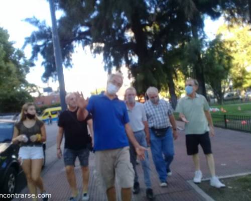 22736 3 Vení a caminar con nosotros por Devoto!