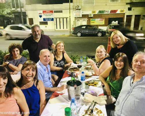 a pura risa,jorge que lindo verte!!!! :Encuentro Grupal CENAMOS NUEVAMENTE EN URQUIZA