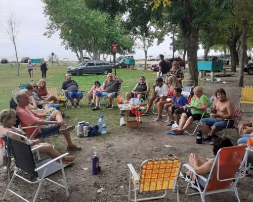 Encuentros Grupales (24/03/2021) :    Punta Lara: despedida del verano con caminata, picnic y brindis pisciano