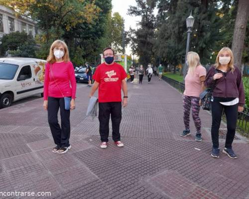 23072 6 Vení a caminar con nosotros por Devoto!