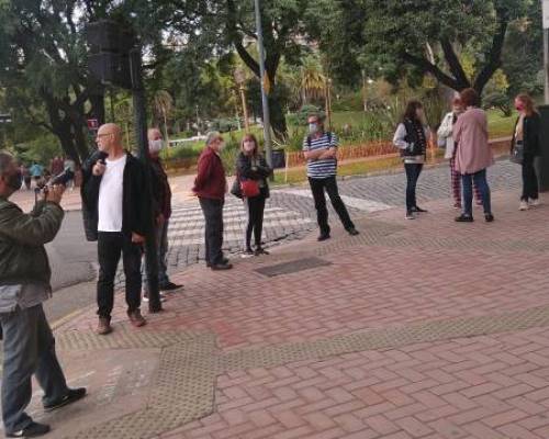 Faltan fotos de los demas fotografos solo saque estas pocas y quiero agradecer a las 56 personas que vinieron a la salida y en especial a las 8 personas que vinieron hoy primera vez a una salida de Encontrarse gracias por elegirnos  :Encuentro Grupal Barrio Chino y Barrancas de Belgrano si es soleado es paseado  !!!!!