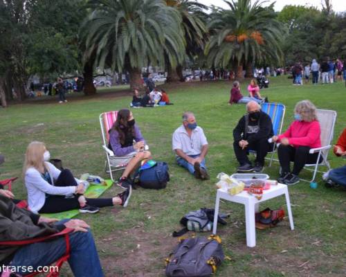 23207 2 Pic Nic en parque pioneros de la Antartida