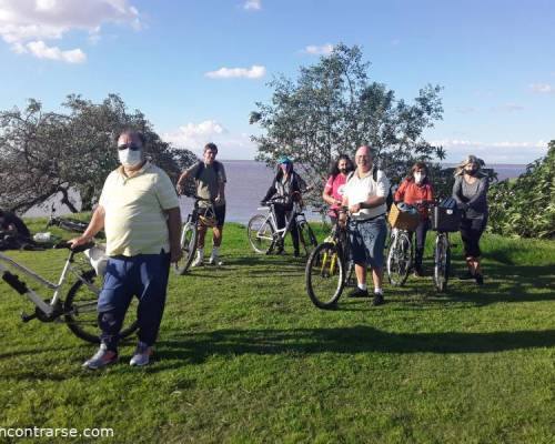 Gracias chicos por tan grata compañía. Hermoso día!! Falta Gustavo que hizo de fotógrafo :Encuentro Grupal "Todos en bicicleta"