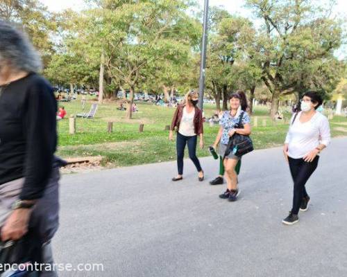 23284 7 VAMOS A CAMINAR POR LOS BOSQUES DE PALERMO, NOS ACOMPAÑAS??