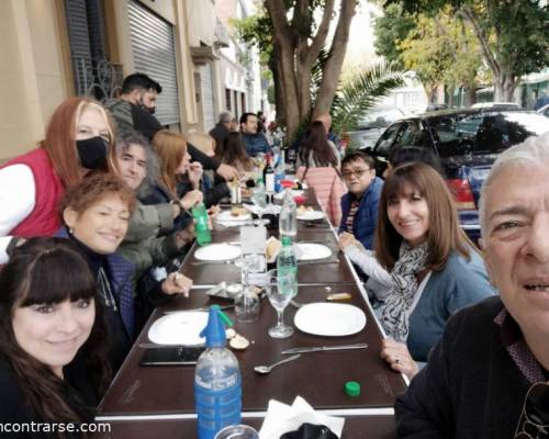 23352 15 Almuerzo de Domingo entre amigos