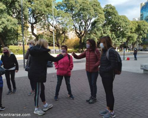 23374 7 VAMOS A PALERMO A CAMINAR DOMINGOS A LA MAÑANA EN GRUPO 