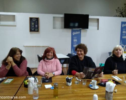 La mesa examinador: Adriana, Herminia, Lucy y Monica.  :Encuentro Grupal CATEDRAL DE LA PLATA (Recemos para que no la cierren de nuevo)