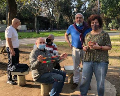 23707 34 ¿Y si nos juntamos a tejer en el Día de Independencia, te prendés?