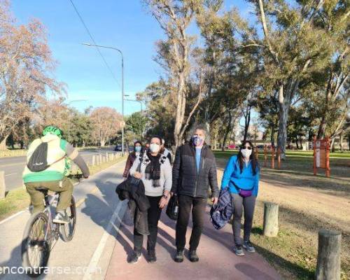 23737 3 VAMOS A CAMINAR POR LOS BOSQUES DE PALERMO, NOS ACOMPAÑAS??