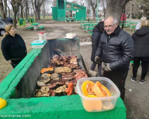 Que grande el asador !!! Atras los baños que las organizadoras tambien procuraron que esetn a disposicion !! Gracias !!1  unas genias !!  :Encuentro Grupal Festejemos con un fueguito... el fueguito que nos une!!!