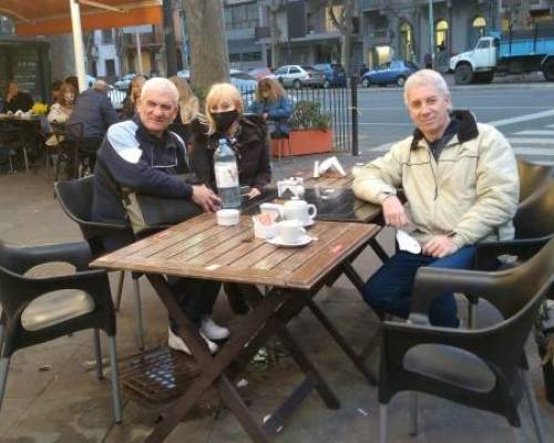 23830 17 CAFE de CABALLITO  en un salón precioso con ventilación  y cupo limitado