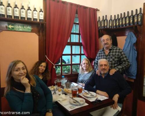 Mesa cinco Ale, Graciela, Susana y Luis :Encuentro Grupal CONOCIENDO LOS BODEGONES DE CABA