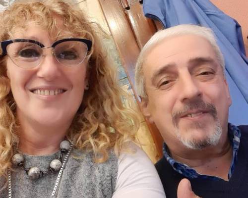 Silvia con su selfie itinerante. En este caso junto a Luis :Encuentro Grupal CONOCIENDO LOS BODEGONES DE CABA