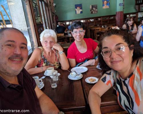 Y así terminamos la caminata ☕ :Encuentro Grupal Caminata por Plaza Congreso