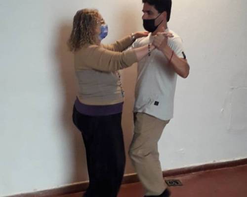 24741 4 DATE LA OPORTUNIDAD DE APRENDER A BAILAR TANGO Y DIVERTIRTE