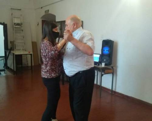 24742 4 DATE LA OPORTUNIDAD DE APRENDER A BAILAR TANGO Y DIVERTIRTE