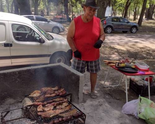 24760 21 ASADO EN EL PARQUE MUNICIPAL