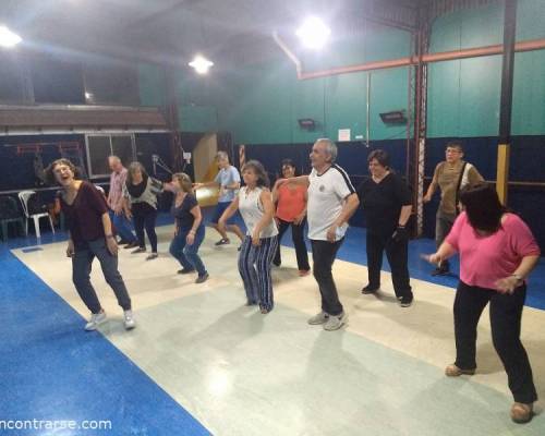 24878 4 MARTES MOVIDITO…   LE PONEMOS AZÚCAR A LA PRIMAVERA BAILANDO ! !