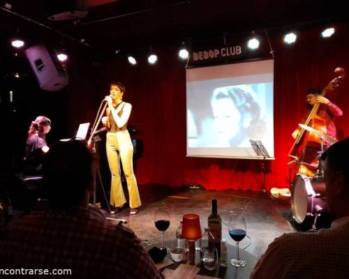 Muy lindo show, gracias Adriana por convocar !!   :Encuentro Grupal Jazz meets Hollywood, en Bebop Club