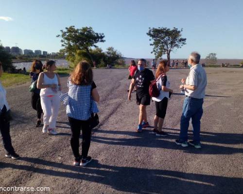 Que linda tarde!!! Felicitaciones Daiver!!! :Encuentro Grupal VOLVEMOS A NUESTRAS CAMINATAS CUIDANDONOS!!! Recorriendo la costa de Vicente López por el vial costero y al finalizar… merienda en KANSAS o JHONNY B. 