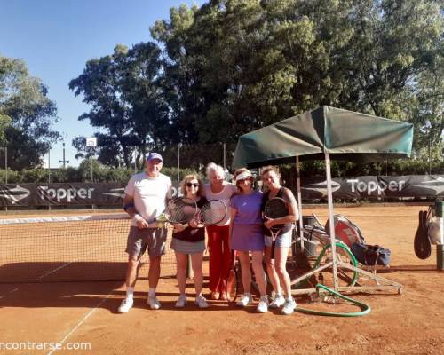 Encuentros Grupales (13/02/2022) :   TENIS del Domingo rodeado de verde