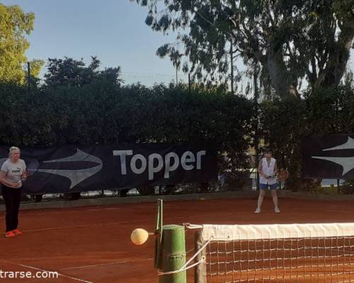 25391 5 TENIS del Domingo rodeado de verde - ATENCION Cambiamos al Martes 1/3 Feriado