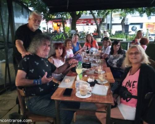 Buena charla después de la caminata!!! :Encuentro Grupal Paseo por los bosques de Palermo