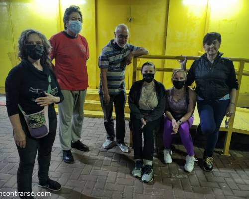 Como las selfies me salen mal, nos turnamos para sacar las fotos!!!! :Encuentro Grupal Caminamos por el Parque Chacabuco