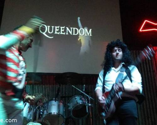 25764 8 EN VIVO TRIBUTO A QUEEN     