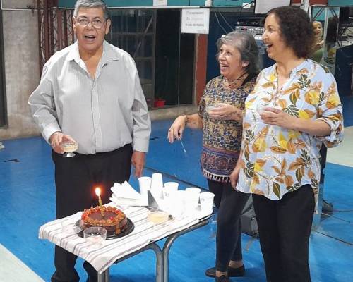 Felíz cumple Pedro y gracias por compartirlo con nosotros !  Abrazos :Encuentro Grupal MARTES MOVIDITO…   LE PONEMOS AZÚCAR AL OTOÑO BAILANDO ! !