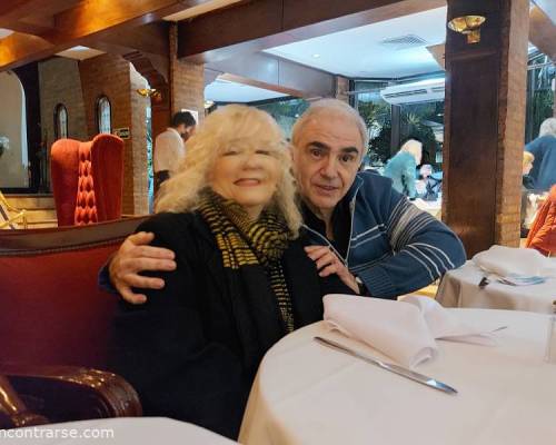 Siempre un gusto verlos y compartir lindas salidas :Encuentro Grupal Repetimos cumples en Champs Elysses