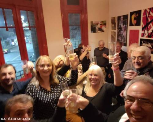 Feliz cumple !!! Brindis por el cumple !  :Encuentro Grupal EL ELENCO DE ENCONTRARSE TE INVITA AL GRAN BAILE GRAN "EL DISPARATE"
