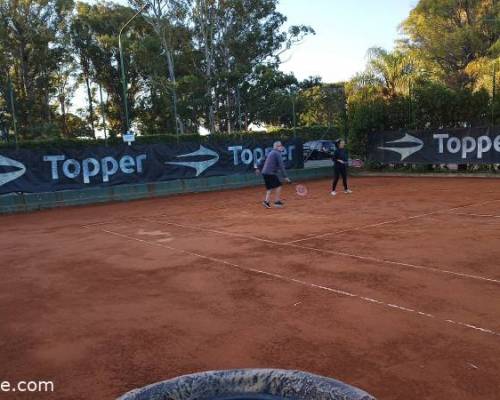 26047 9 TENIS del Domingo rodeado de verde * NUEVO HORARIO*