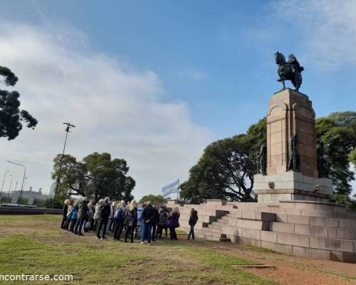 26141 28 Paseamos por la flor y dentro de Recoleta 