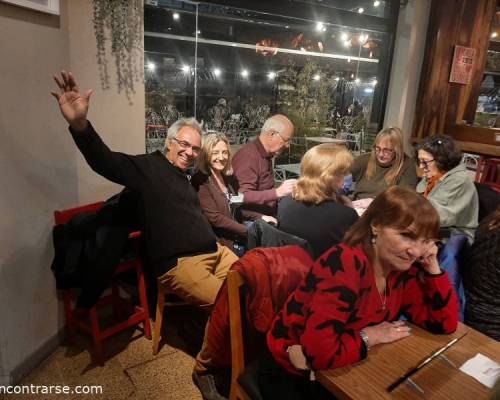 Gracias a Carlos y a Ceci por la visita. :Encuentro Grupal JUGAMOS AL RUMMY – Cuarto Año 2022 “ EN MONTE CASTRO 