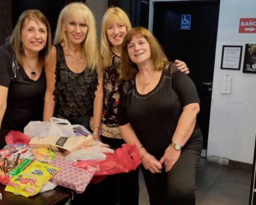 Gracias chicas por ayudarnos a difundir nuestra obra. :Encuentro Grupal CELEBRANDO LA AMISTAD!!!!!